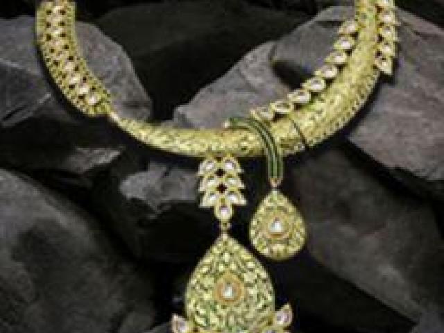Fashion jewelry store